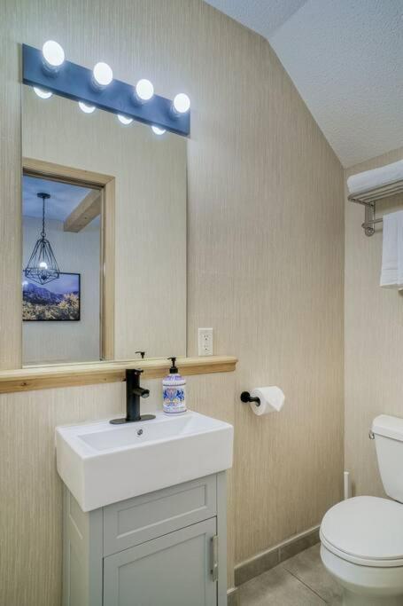5 Mins To Banff - Cozy Townhome 2Br&2Bath - Banff Pass Included Canmore Exterior foto